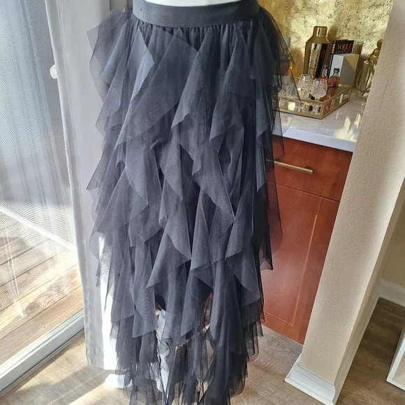 Elegant Black Layered Tulle Skirt/Dress - Picture 7 of 7